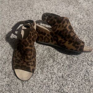 Pierre Dumas Leopard Print Open-Toe Wedge Sandals - Brown
